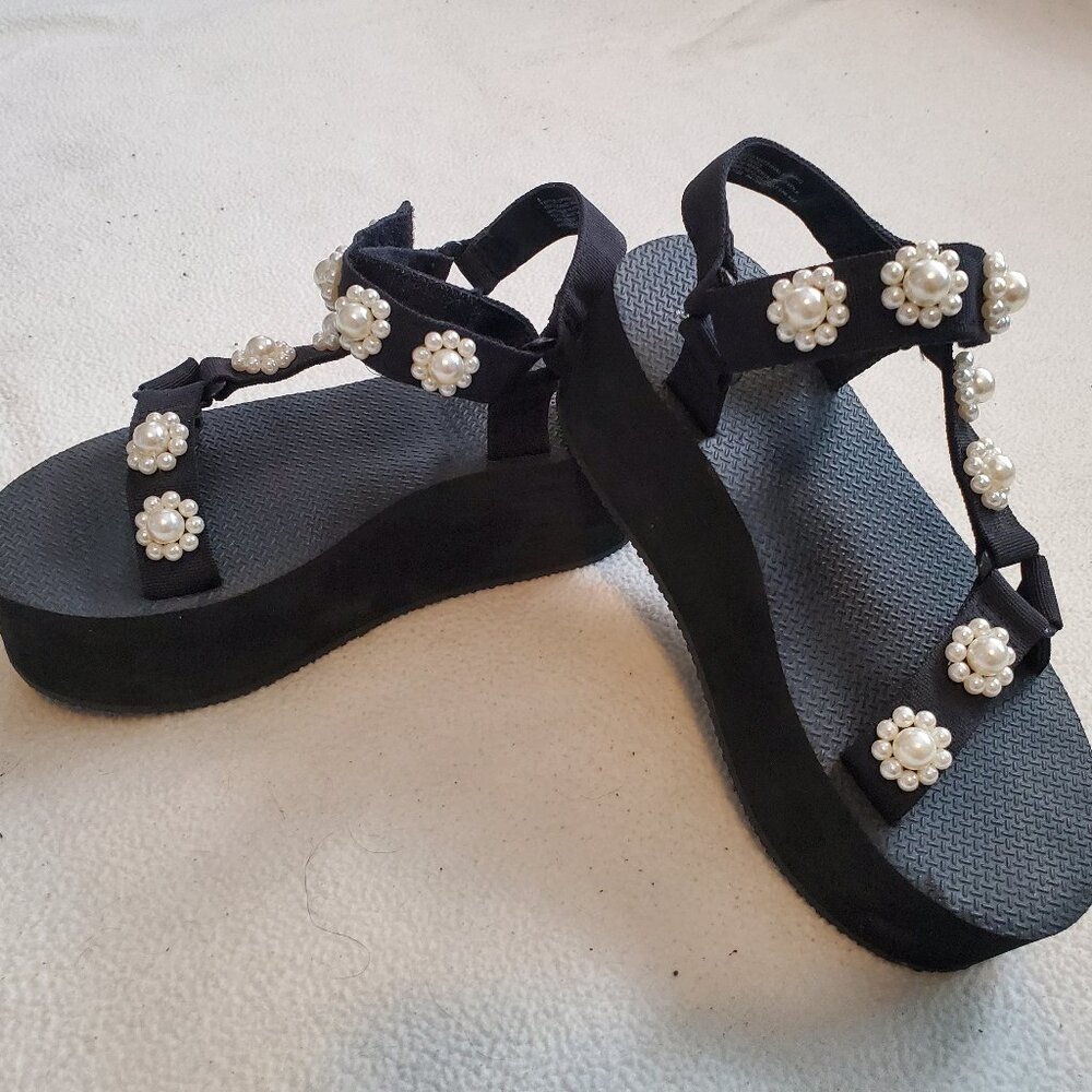 Wild Fable Platform Sandals with pearls size 8
